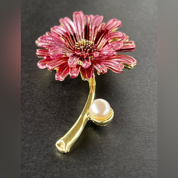 Handmade | Genuine Freshwater Pearl Pin Brooch - Picture 4 of 4